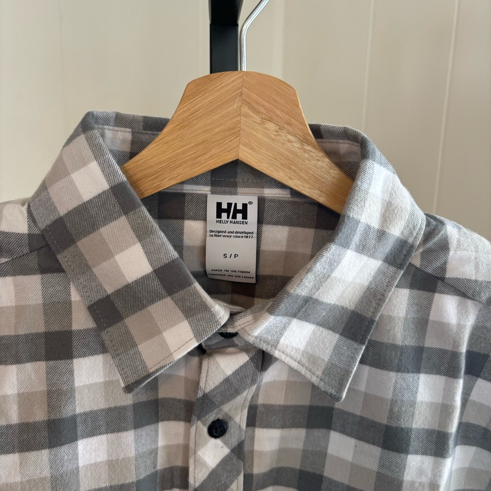 Helly Hansen NWT Gray Check Plaid Cotton Flannel Button Up Shirt Men’s Small